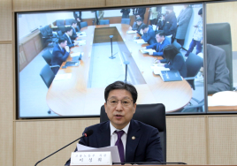 이성희 고용노동부 차관 “경제성장 둔화 막으려면 10년간 89만여 명 추가 고용해야”