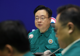 정부, 비상진료 건강보험 지원 한달 더 연장 조치